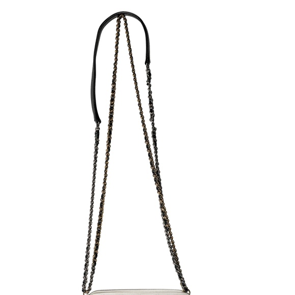 Chanel Gabrielle Double Zip Clutch with Chain Quilted Aged Calfskin - Picture 3 of 12